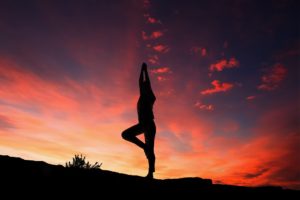 silhouette-2512805_1920